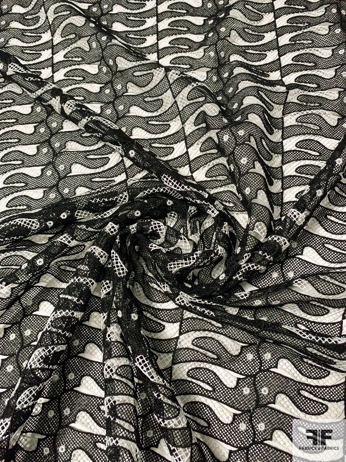 Abstract Art Deco Guipure Lace - Black / White