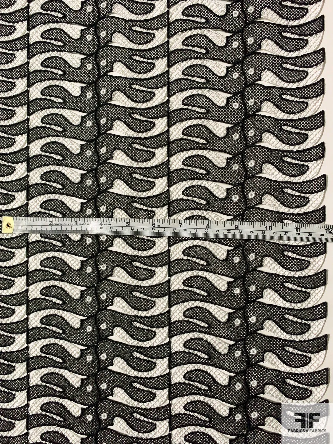 Abstract Art Deco Guipure Lace - Black / White