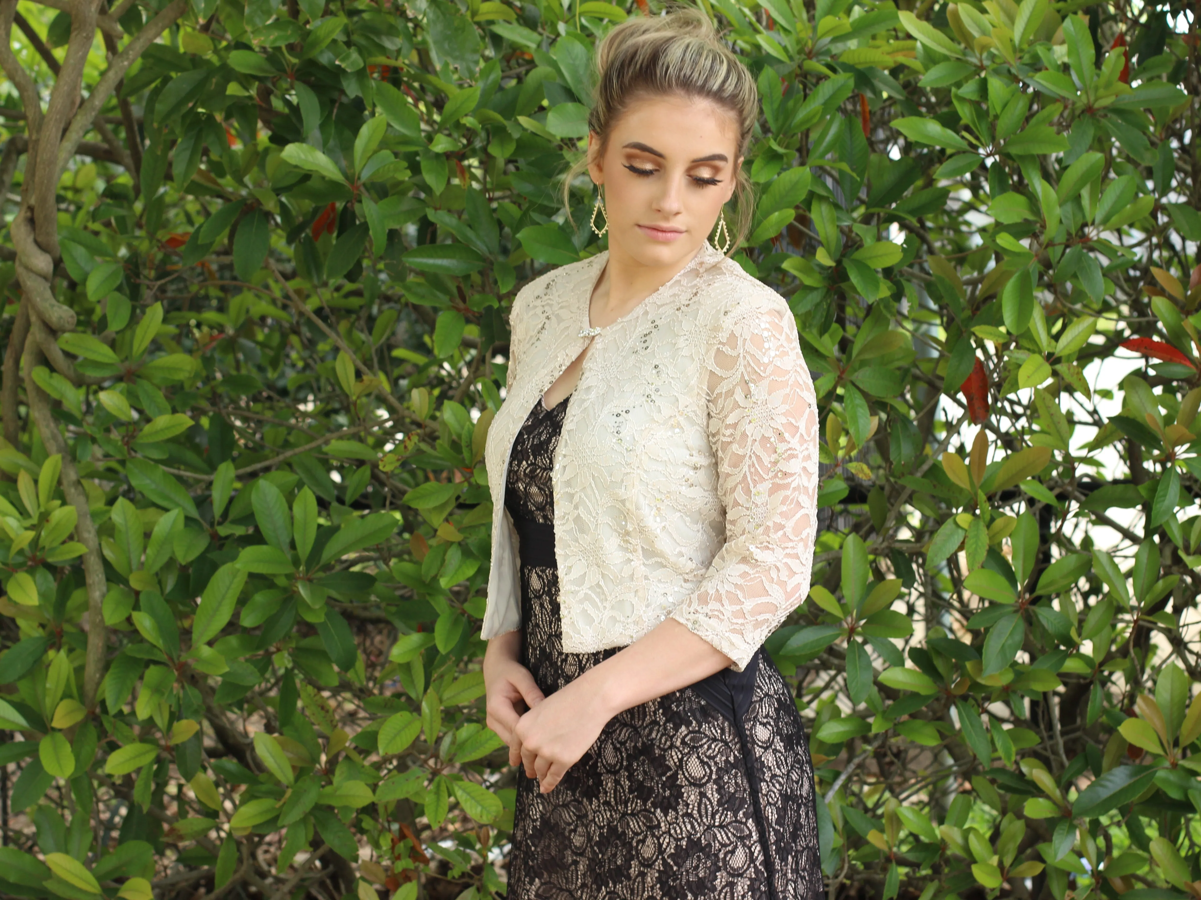 SLEEKTRENDS Womens  Embellished Sequin Lace Bolero Jacket